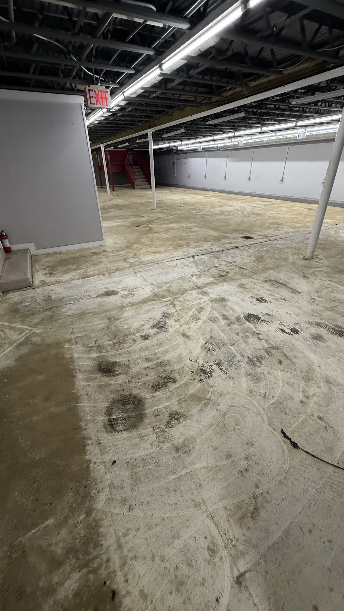 Floor condition during assessment, before removal began